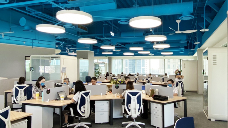 透過高雄據點的「AUO解決方案研發中心」建置，期強化南部人才的延攬及培育